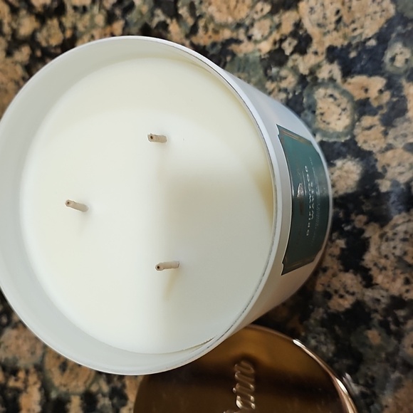 White Barn Driftwood Waves 3 Wick Candle - Picture 2 of 4